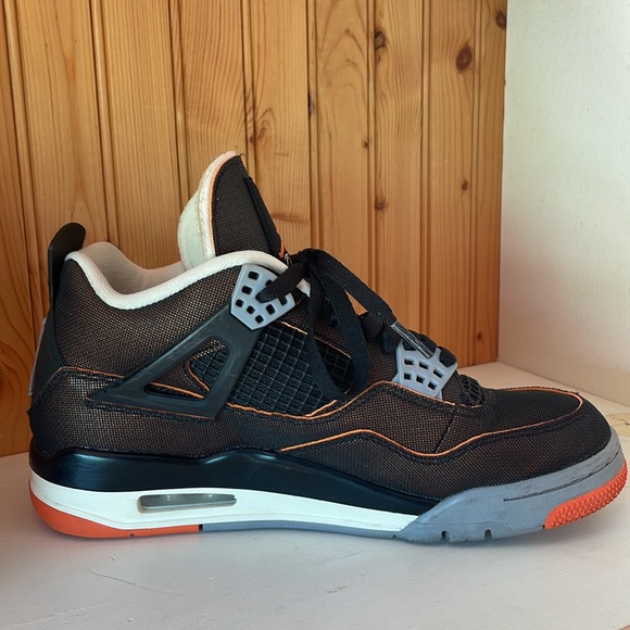 🔥DEAL🔥 Air Jordan Sneakers in Black and Orange - Picture 6 of 8